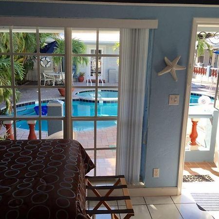 Coral Reef Guesthouse 포트 로더데일 객실 사진