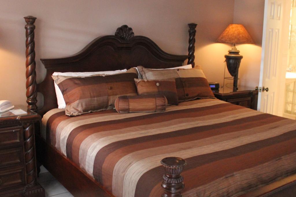 Coral Reef Guesthouse 포트 로더데일 외부 사진